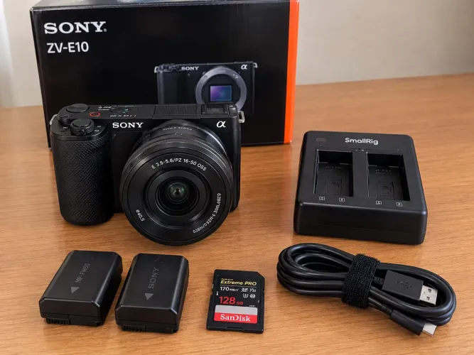 Câmera Sony ZV-E10 + Lente 16-50mm + Kit Completo 128GB