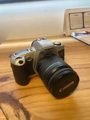 Câmera Fotográfica profissiona Canon analógica EOS 500 N 