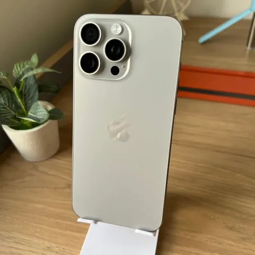 iPhone 15 pro max! Pego Ps5 ou menor