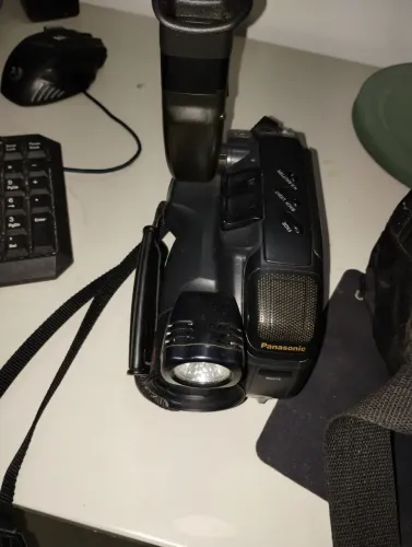 filmadora analógica vintage Panasonic Palmcorder IQ