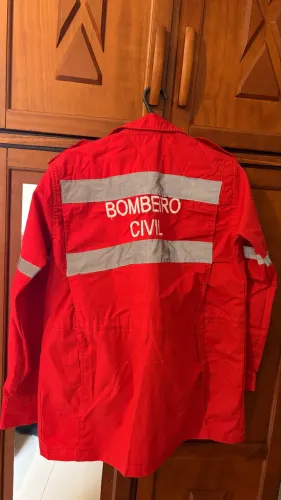 Uniforme de bombeiro civil