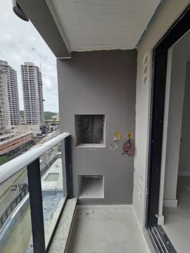 OPORTUNIDADE PRAIA BRAVA 2dorm, 2bwc, 1vg, sac churrasq lazer completo em exc. localização