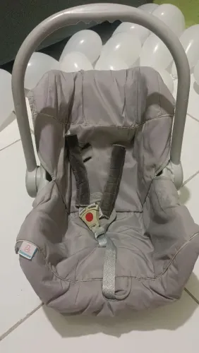 Vendo. Cadeirinha+ assento de elevação