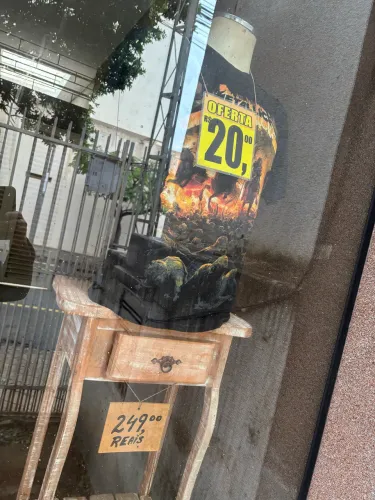 PEÇAS E ROUPAS DE BRECHÓ (preços mínimos)