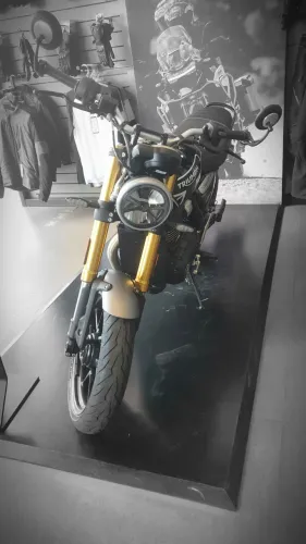 Triumph Speed 400 - Único Dono - Apenas 8.600km - Revisada na Triumph