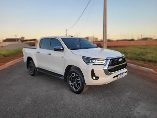Toyota Hilux CD SRX 4X4 2.8 TDI 16V Diesel Aut. 2022