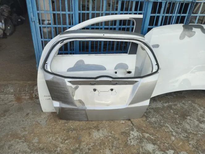 Tampa traseira do Honda fit 2008 a 2013 original