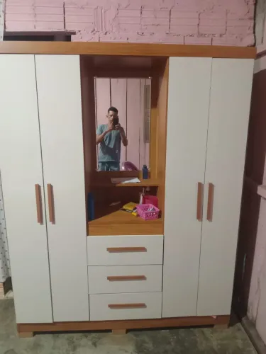 Vendo guarda roupa, 1 mês de uso