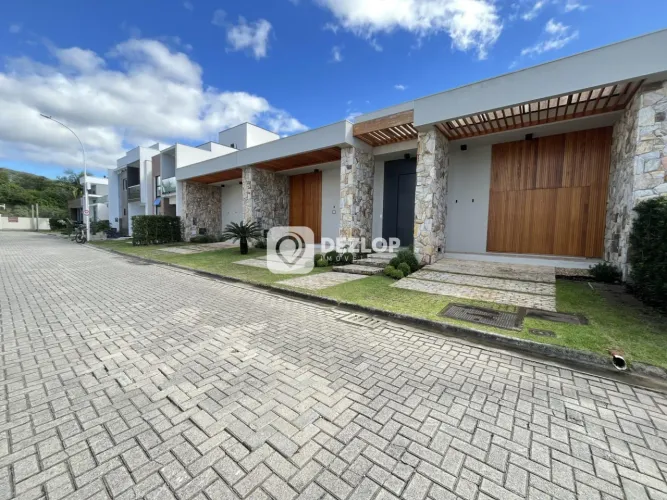 Casa à venda em Deltaville, Biguaçu SC | 3 Suítes no Condomínio Brisas Parque