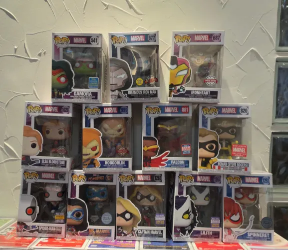 Coleção de 12 Funko Pop Originais com caixas intactas!!
