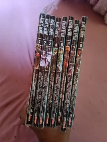 Livros e mangás