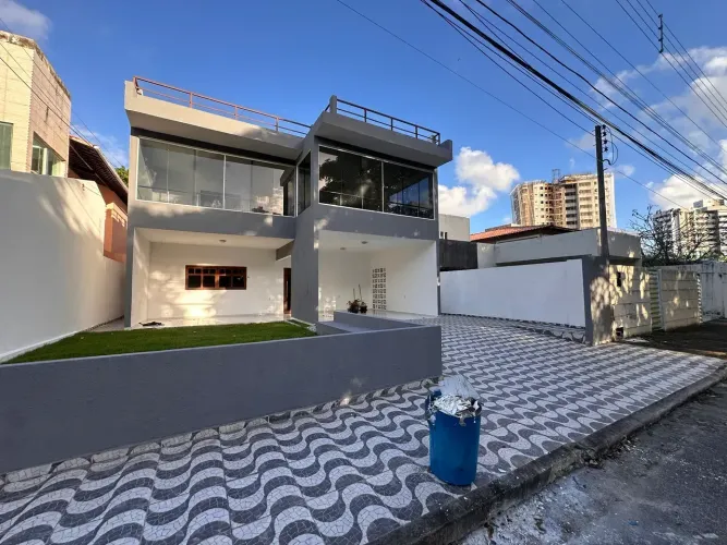Casa em condomínio fechado na Serraria