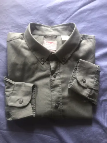 Camisa levis autêntica button down nova.