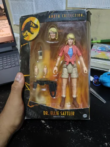 Boneca amber collection jurassic world dinossauro mattel 