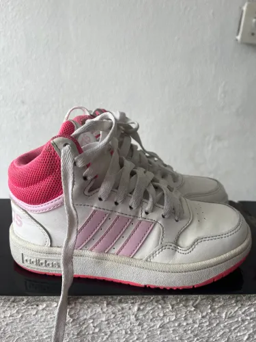 Tênis infantil adidas 