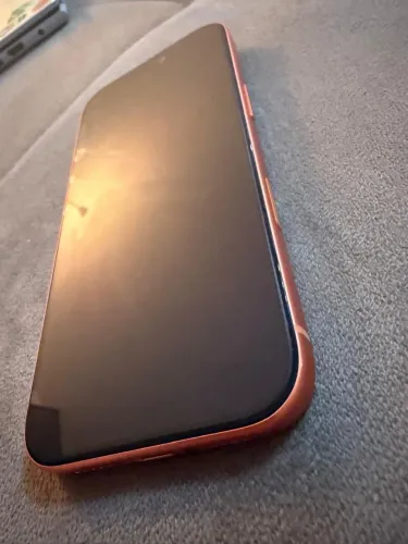 iPhone 16 pro laranja 256gb, menos de um ano de uso.