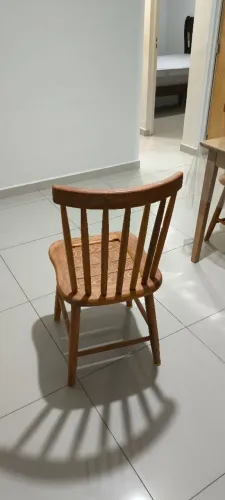 Mesa com 6 cadeiras