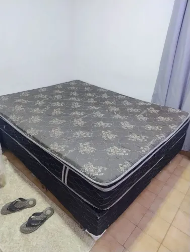 Cama Queen base bipartida