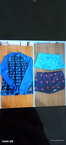 Blusa  proteção UV e sungas infantil 