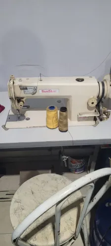 Máquina de costura