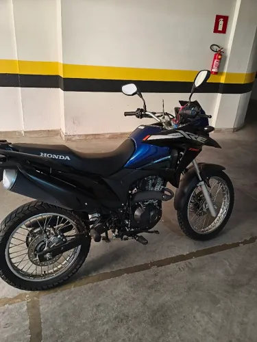 XRE 190, Ano 2023, pouco rodada.