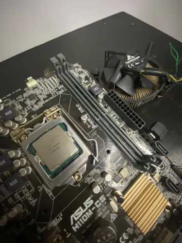 Intel i5 7400 + H110M-Cs + Coller 