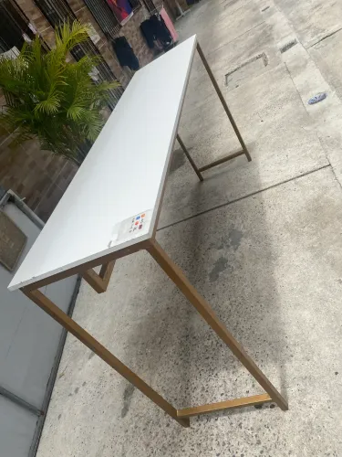 Arara balcão para cabides 