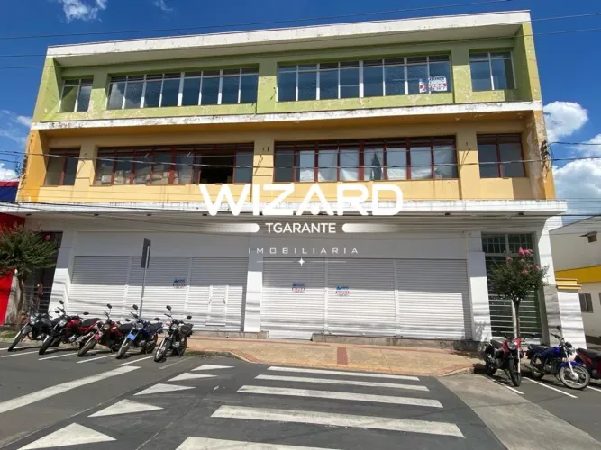 Salão Comercial para locação com 1200m² em Amparo