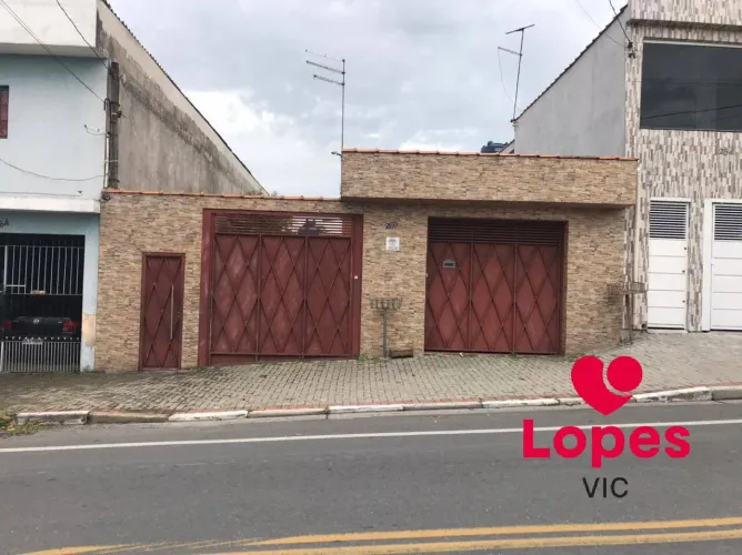Casa com 03 dormitórios - Cidade Kemel - Poá / Sp