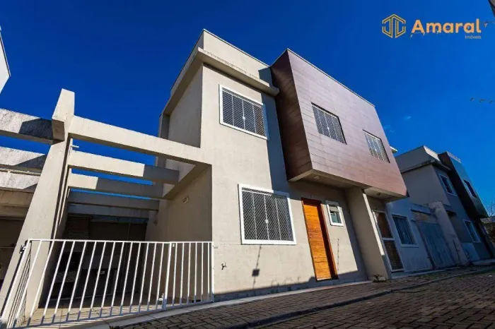 Sobrado com 3 dormitórios para alugar, 75 m² por R$ 3.005,39/mês - Lindóia - Curitiba/PR