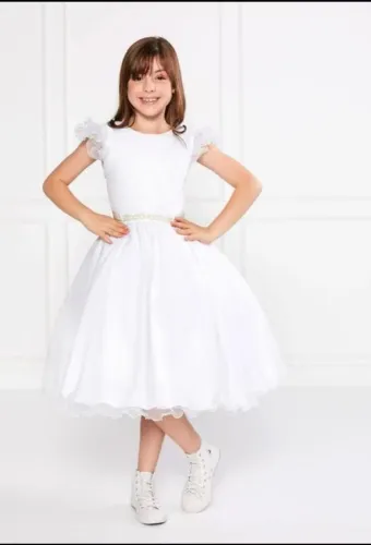 Lindo Vestido Infantil de Gala Branco com Detalhes em Pérola e Laço