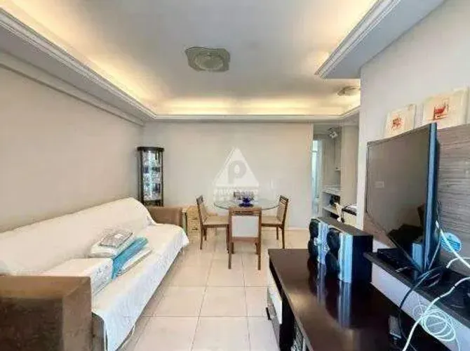 Alto Luxo, 51m² no Flamengo: Reformado, Decorado e com Lazer Completo.