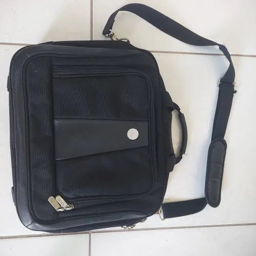 Bolsa para livros, apostilas e ou notebooks. 