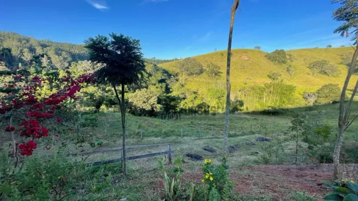 Chácara com 3 dormitórios à venda, 72250 m² por R$ 960.000,00 - Registro - Taubaté/SP