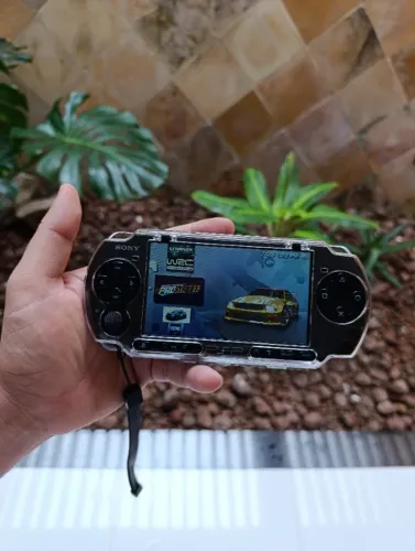 PSP 3000 modificado e renovado