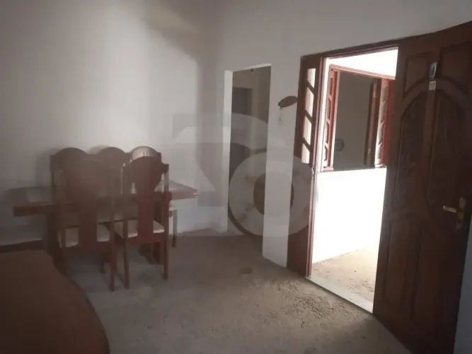 Casa no Jardim Centenário à Venda com 2 Quartos e Sala Ampla