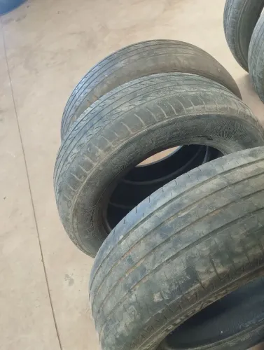 4 pneus 215/65R16 - 100 reais cada em ótimo estado
