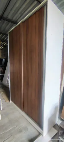 Guarda roupa de 1,60 de largura por 2,50