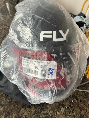 Capacete novo nunca usado 