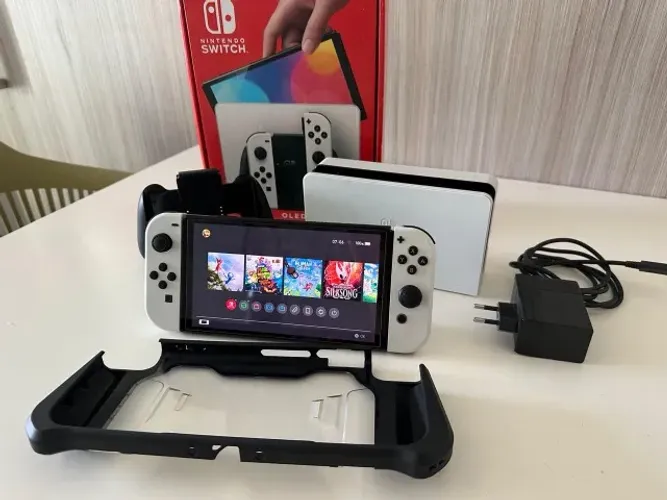 Nintendo Switch OLED Branco | Desbloqueado + Cartão 256GB