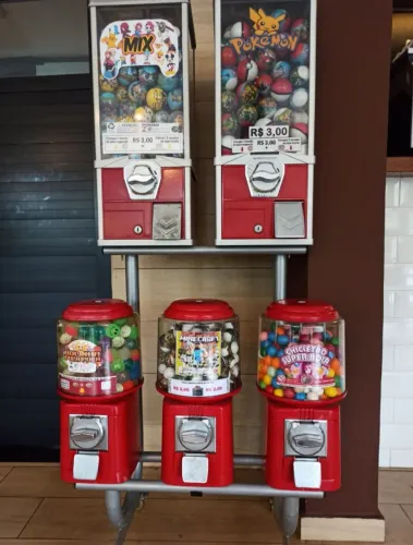 Máquinas de bolinha pula pula
