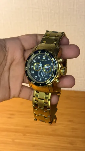 Relógio invicta dourado