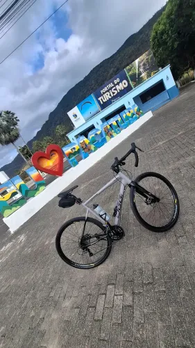 BICICLETA SPEED OGGI VELLOCE DISC (GRAVEL) TAMANHO:<br><br>CINZA (Com nota fiscal)<br><br>CINZA