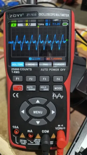 Multímetro ZOYI ZT703s com osciloscópio de 50MHz, capacímetro e gerador de sinais!
