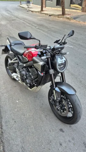 Moto honda Cb650R E-Clutch