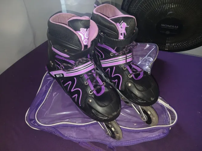Patins semi-novo tamanho grande (37 ao 40)