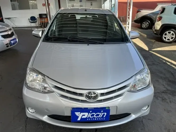 Toyota Etios X 1.3 Flex 16V 5P Mec. 2014