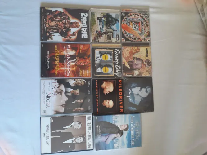 CDs e DVDs originais 
