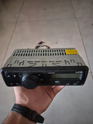 Rádio/Player Automotivo UCB AR-100