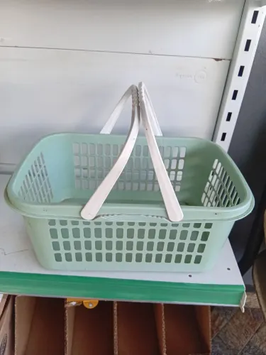 Cesta plastica de compras com alça 35x23 cm